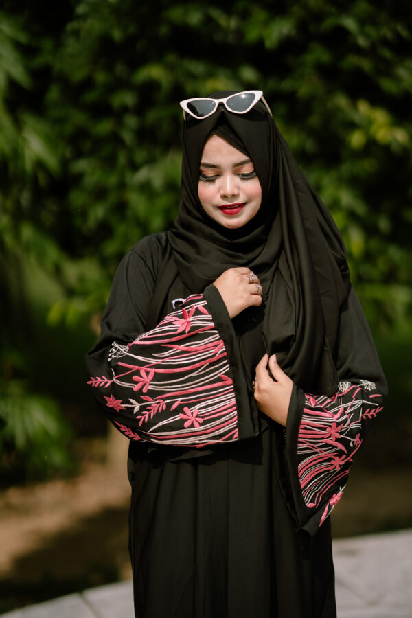 Embroidery Abaya - Image 4